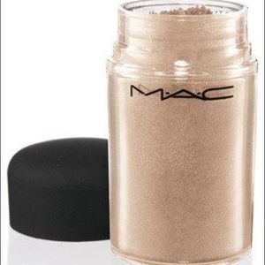 Mac naked pigment